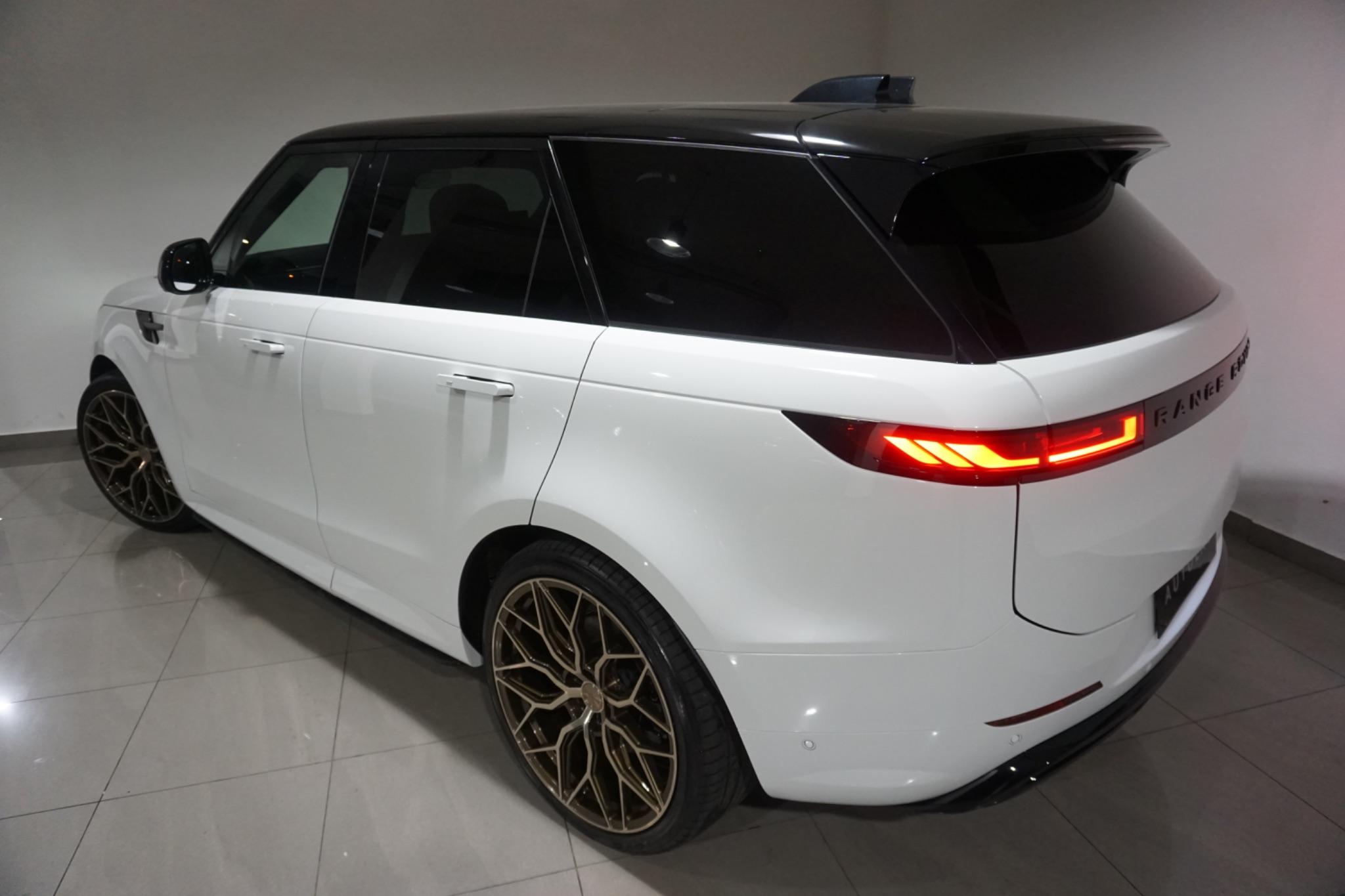 Land Rover Range Rover Sport 3.0 D300 MHEV Dynamic SE Auto 4WD Euro 6 (s/s) 5dr